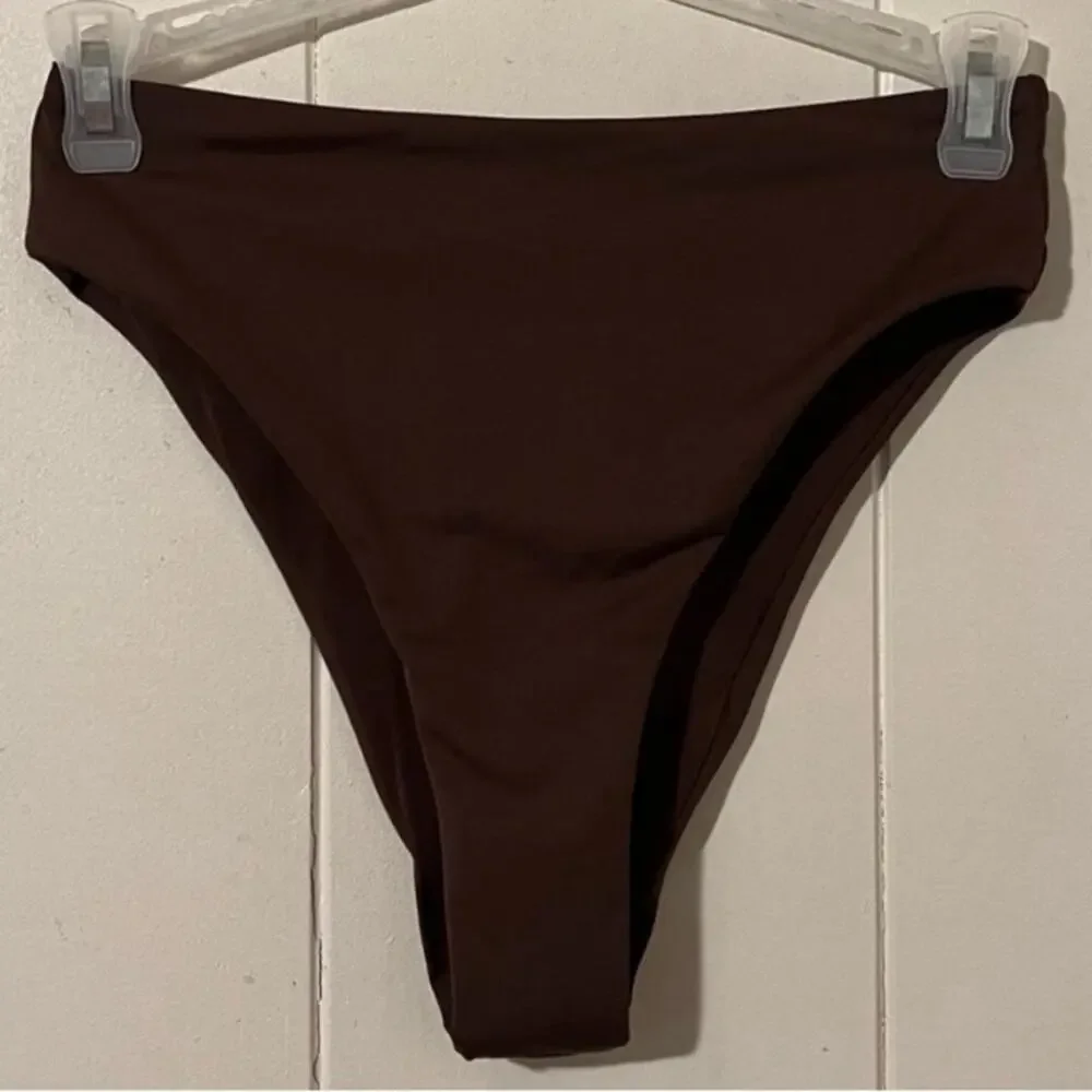 Nwt skims chocolate bikini bottom size small